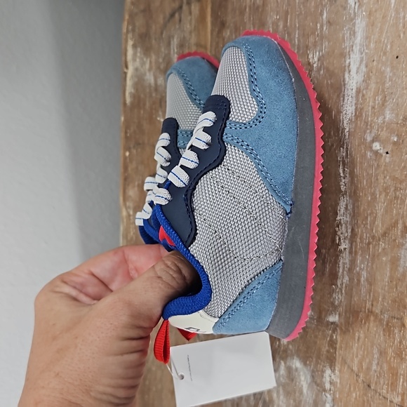 GAP Other - Gap Dad's sneakers size 5